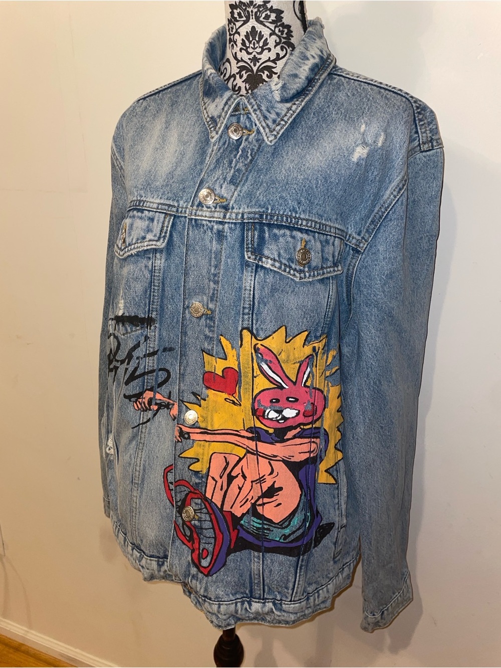 Zara Man Graffiti Denim Jacket Size XL 1975 Orchid Pink Bunny Graphic Unisex